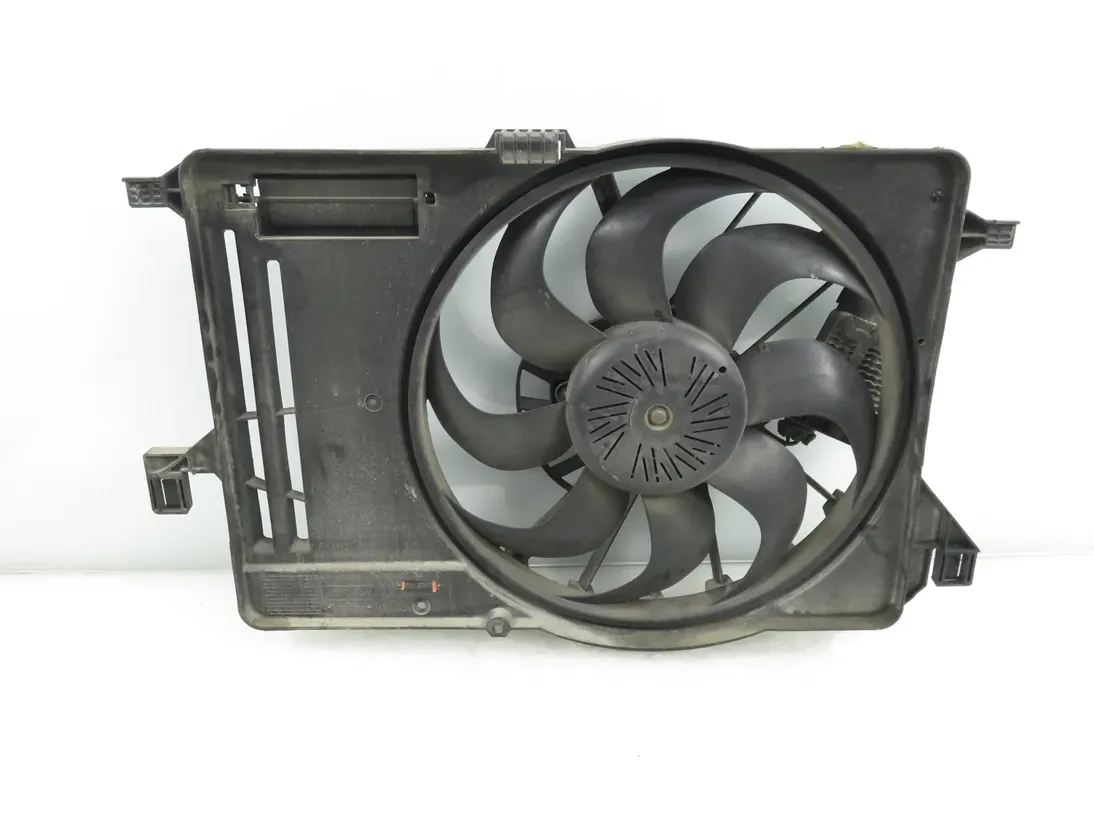 FORD Focus 3 generation (2011-2020) Ventilateur de l'unité de commande du moteur 8240588 34502852