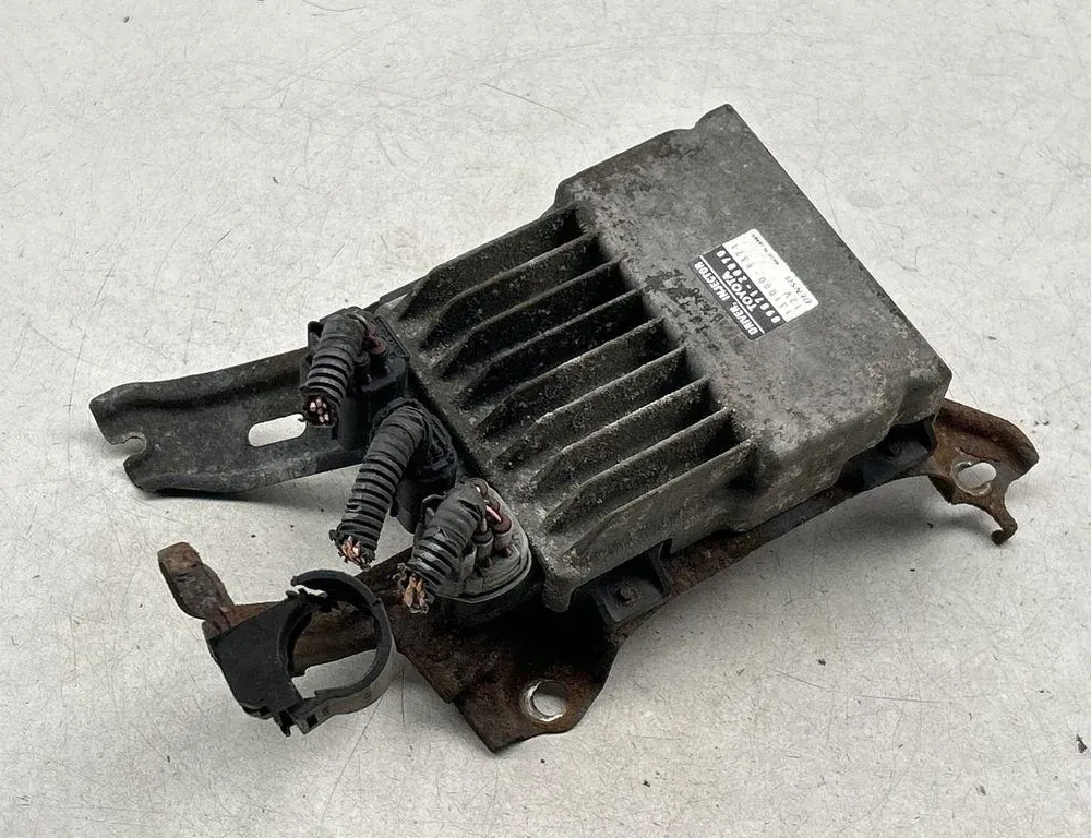 TOYOTA Yaris 2 generation (2005-2012) Calculateur d'injecteurs de carburant 8987120070,1310001371 34118969