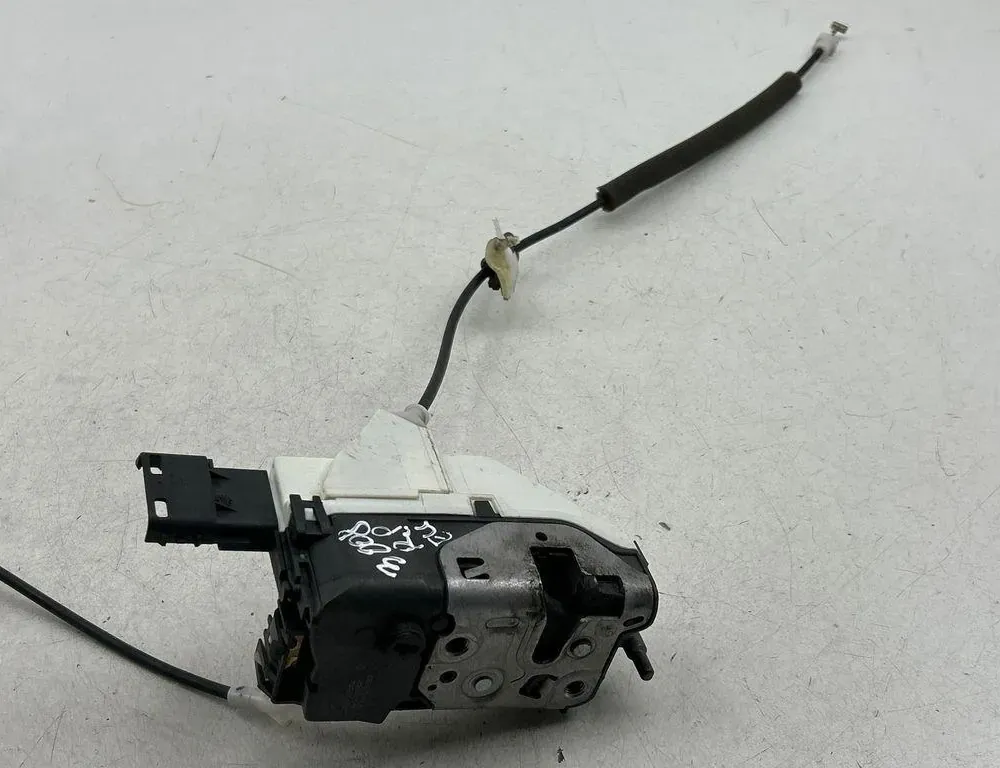 PEUGEOT 3008 2 generation (2017-2023) Serrure de porte avant droite PSA825154 34115564