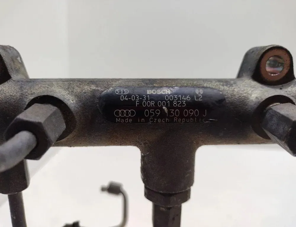 AUDI A8 D3/4E (2002-2010) Rampe de carburant 003146L2,F00R001823,059130090J 34088029