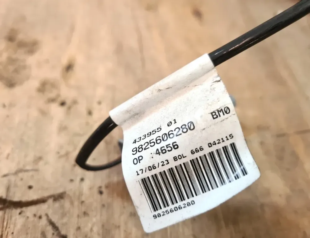 OPEL Astra L (2021-2023) Moyeu De Roue Avant Droit 9825606280,78TGX80422639R 34998397