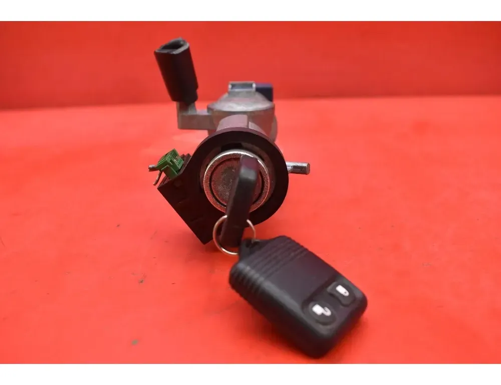 MAZDA Tribute 1 generation (2000-2007) Serrure d'allumage 34904115