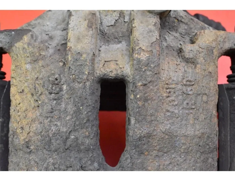 HYUNDAI ix35 1 generation (2009-2015) Étrier de frein avant gauche HYUNDAI 28309743