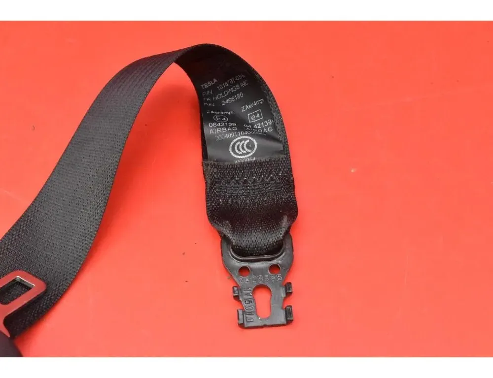 TESLA Model S 1 generation (2012-2024) La ceinture de sécurité 1018787-03-B 32463354