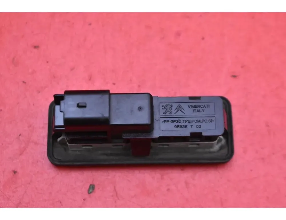 PEUGEOT 2008 1 generation (2013-2020) Poignée de hayon 9676028380 32568583