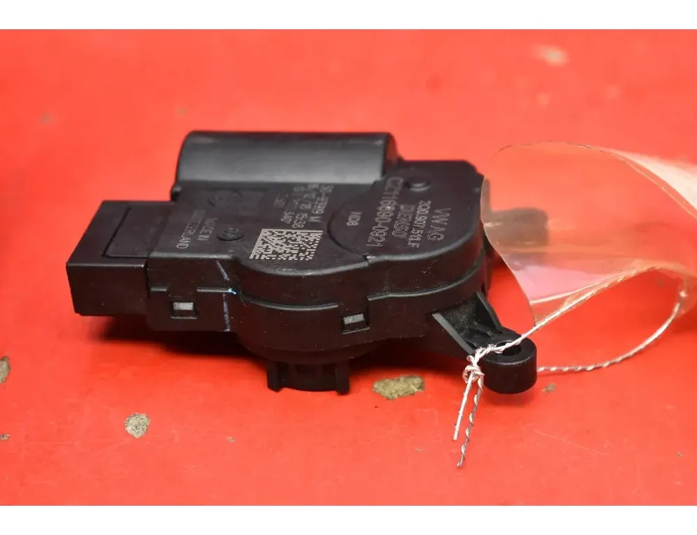 SKODA Octavia 3 generation (2013-2020) Actionneur de moteur de volet de chauffage intérieur 2Q0907511F 35530604