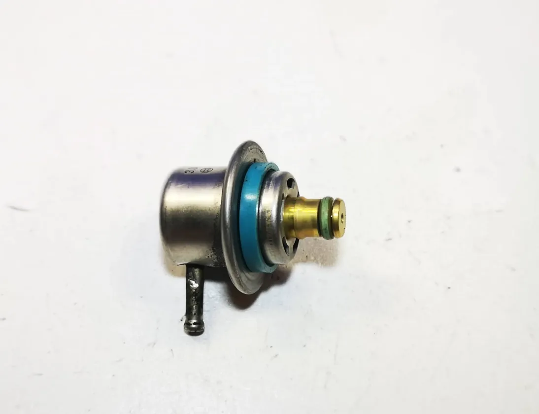 SAAB 95 1 generation (1959-1977) Régulateur de pression de carburant 0280160560 11434223