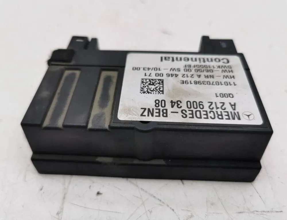 MERCEDES-BENZ C-Class W204/S204/C204 (2004-2015) Contrôle de la pompe à carburant A2129003408 34947354