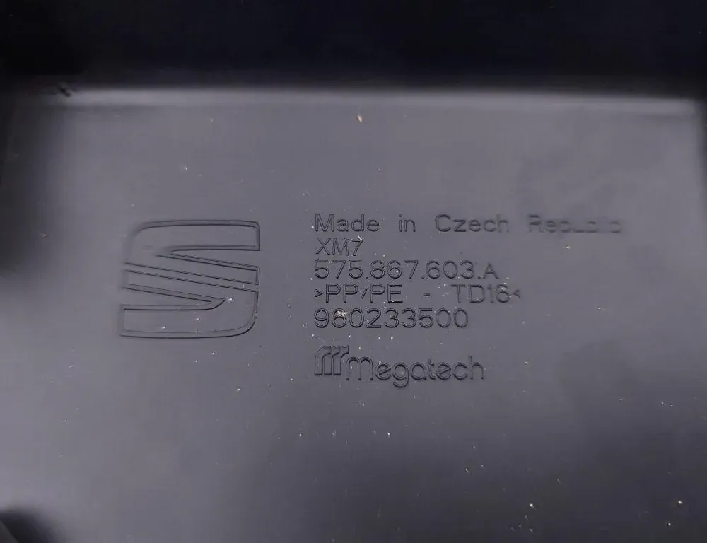 SEAT Ateca 1 generation (2016-2024) Garniture du couvercle du hayon 575867603A 34470704