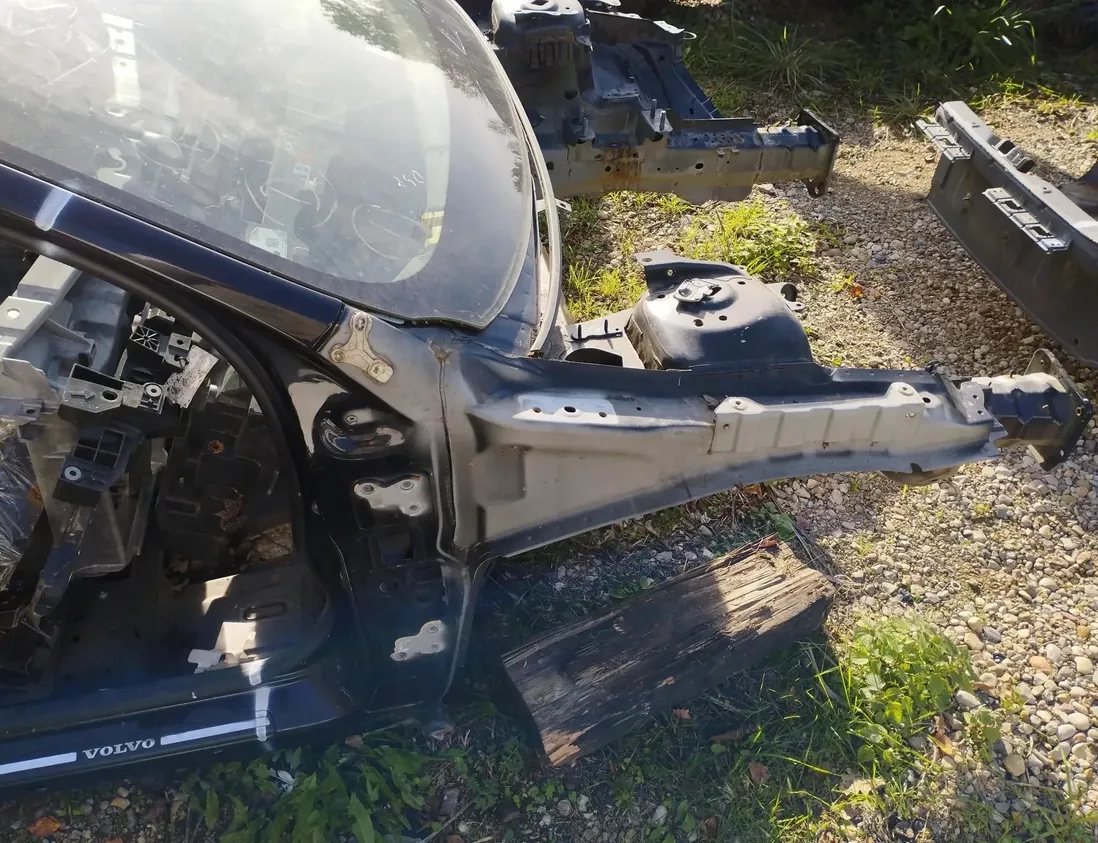 VOLVO XC60 1 generation (2008-2017) Panneau de custode avant droit 30028288