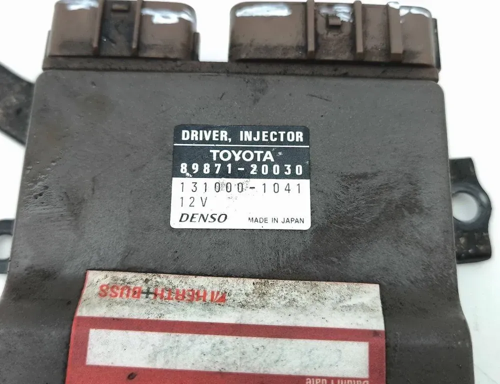 TOYOTA RAV4 2 generation (XA20) (2000-2006) Calculateur d'injecteurs de carburant 8987120030 33333655