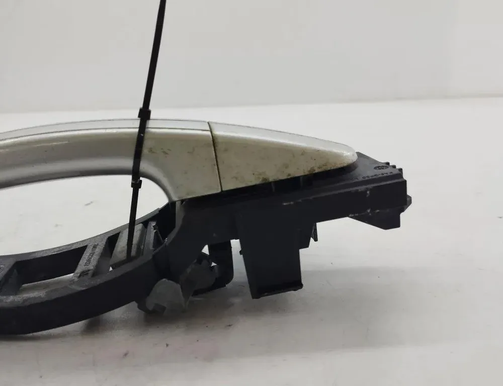FORD Kuga 1 generation (2008-2013) Poignée extérieure de porte avant gauche 3M51R224A37 34951804