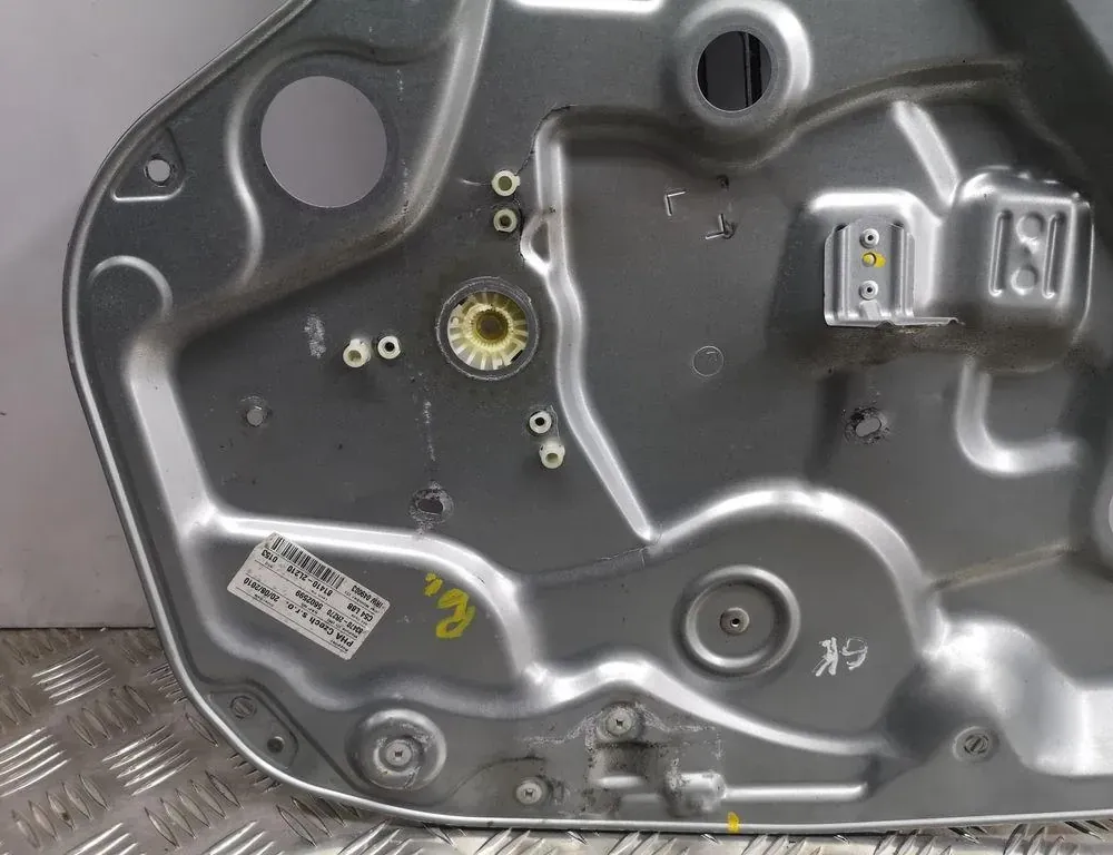 HYUNDAI i30 GD (2 generation) (2012-2017) Lève-vitre de porte arrière gauche 834702R270 34939407