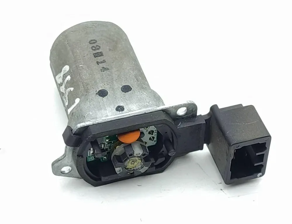 LEXUS IS XE20 (2005-2013) Moteur de commande du siège avant gauche 03H14 34961936