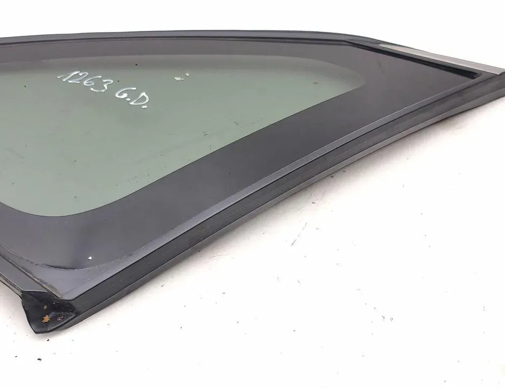 TOYOTA RAV4 5 generation (XA50) (2018-2024) Lunette arrière droite 34460024