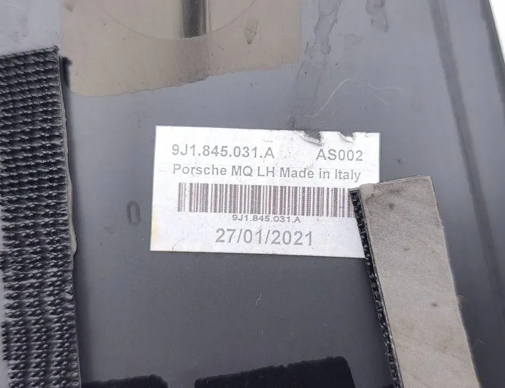 PORSCHE Taycan 1 generation (2019-2023) Pilier (milieu) 9J1845031A 34961025