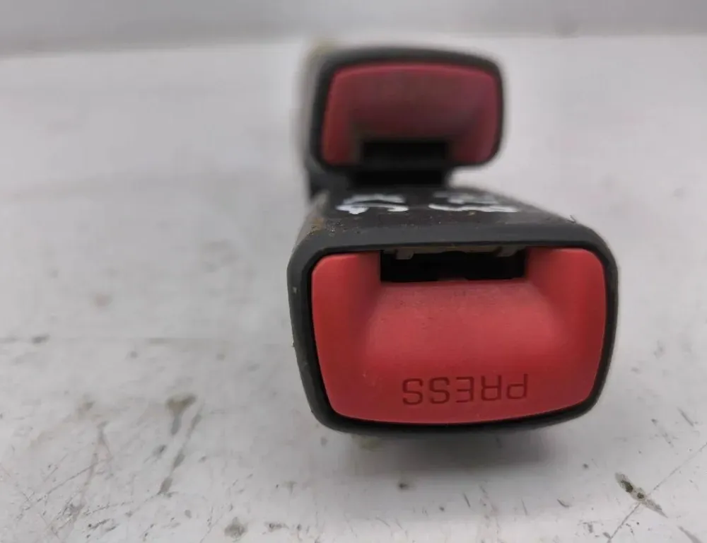 TOYOTA Corolla Verso 1 generation (2001-2009) Boucle du siège arrière central E034501 34945711