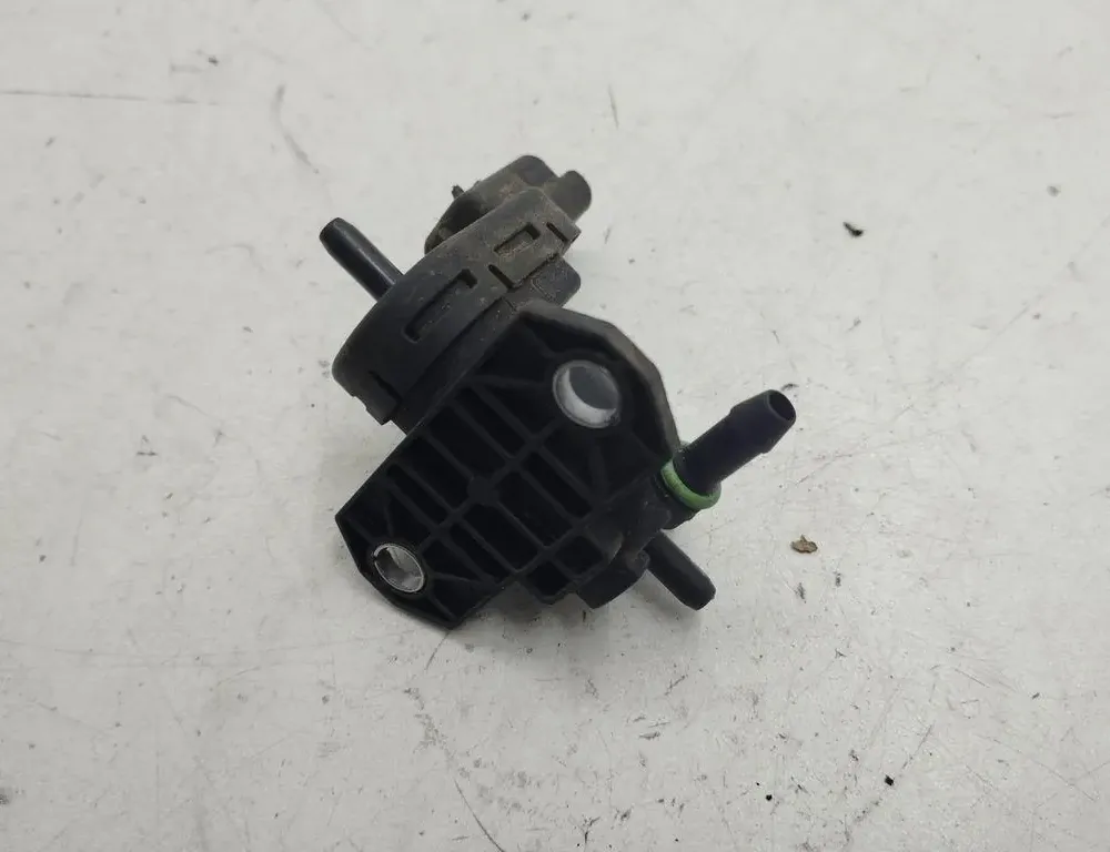 FORD Focus 3 generation (2011-2020) Soupape à vide 9688124580 34799304