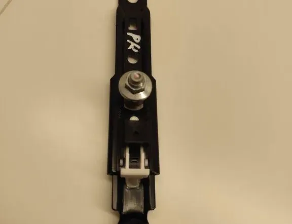 TOYOTA RAV4 5 generation (XA50) (2018-2024) Ajusteur de hauteur de ceinture de sécurité avant gauche E563003 33330689