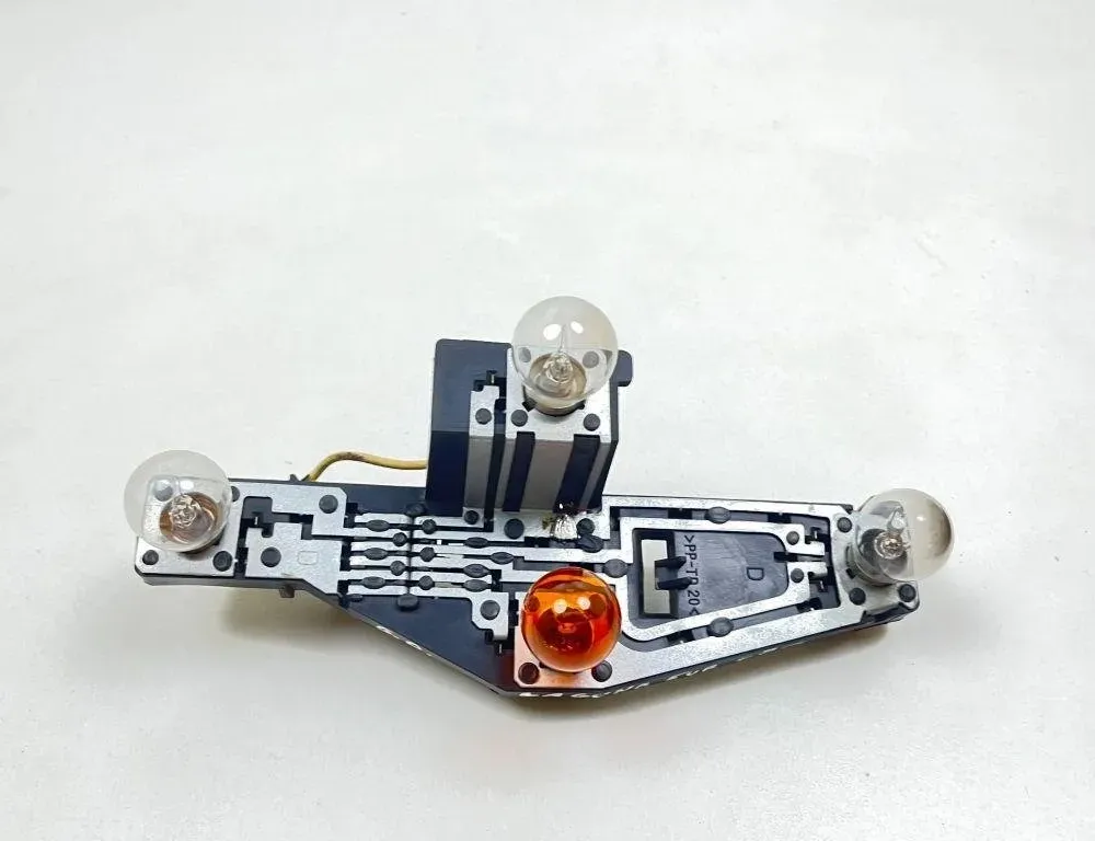 RENAULT Laguna 2 generation (2001-2007) Contacts de feu arrière PY21W 31378667