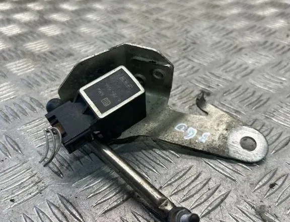 BMW 5 Series E60/E61 (2003-2010) Capteur de niveau avant droit 6784694 34988054