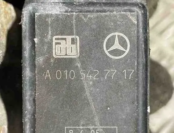 MERCEDES-BENZ E-Class W211/S211 (2002-2009) Capteur de niveau avant droit A0105427717,8605 32460960
