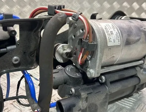 BMW X5 F15 (2013-2018) Compresseur de suspension 34986451