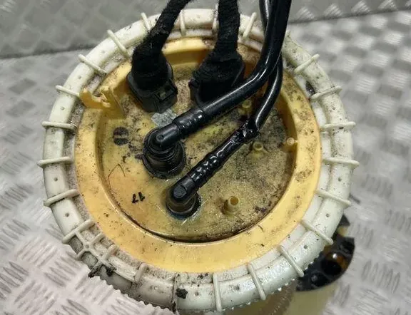 AUDI A5 8T (2007-2016) Dans la pompe à carburant du réservoir 8K0919050P 35343382