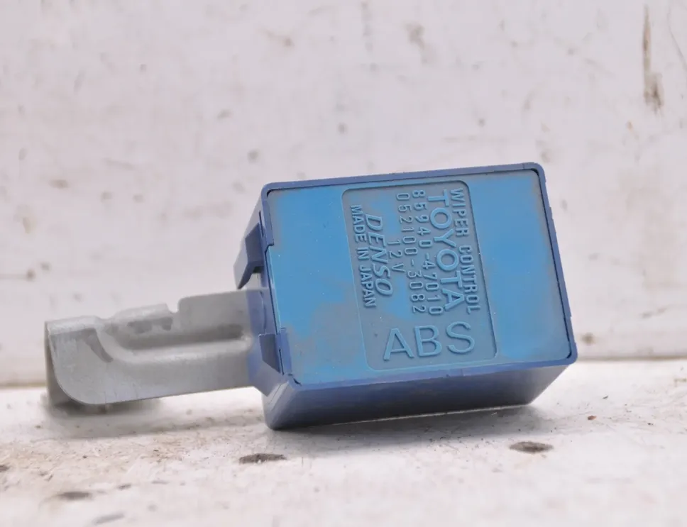 TOYOTA Prius 2 generation (XW20) (2003-2011) Relais ABS 8594047010 33946070