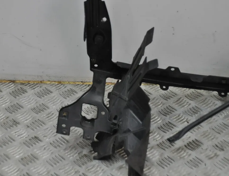 OPEL Insignia B (2017-2024) Partie supérieure du cadre du panneau de claquement 39077625,39077621 34499173