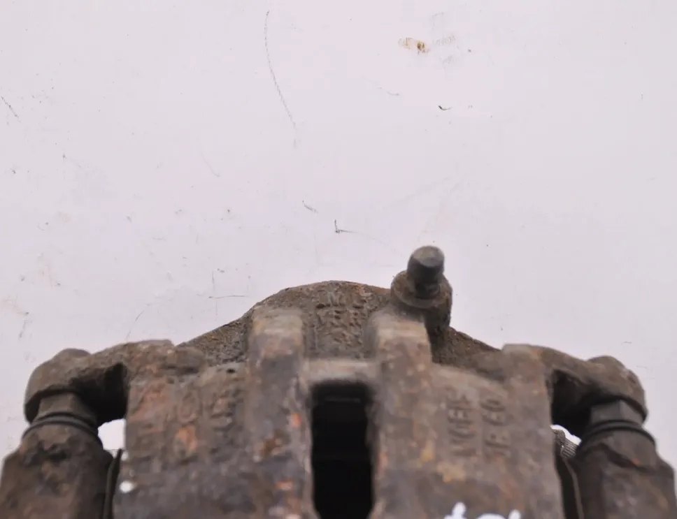 HYUNDAI ix35 1 generation (2009-2015) Étrier de frein avant gauche 34855676