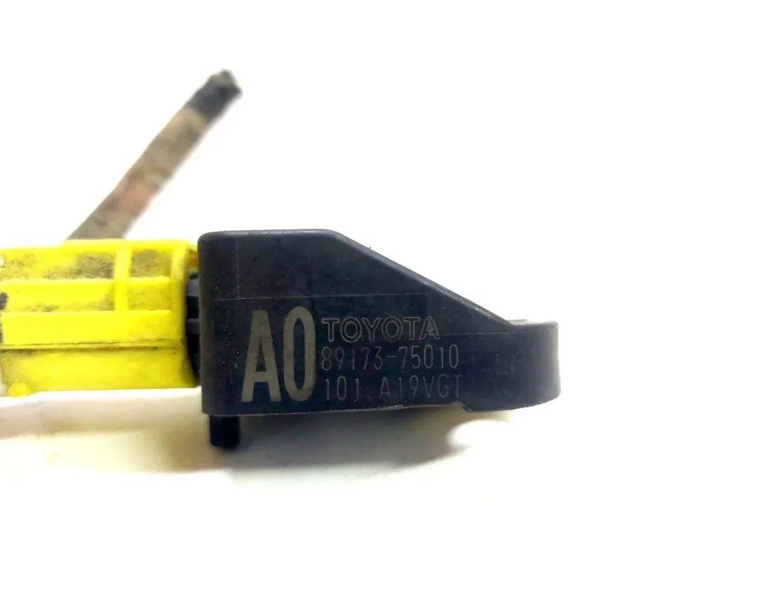 TOYOTA Prius 3 generation (XW30) (2009-2015) Capteur d'impact avant gauche 8917375010 30154513