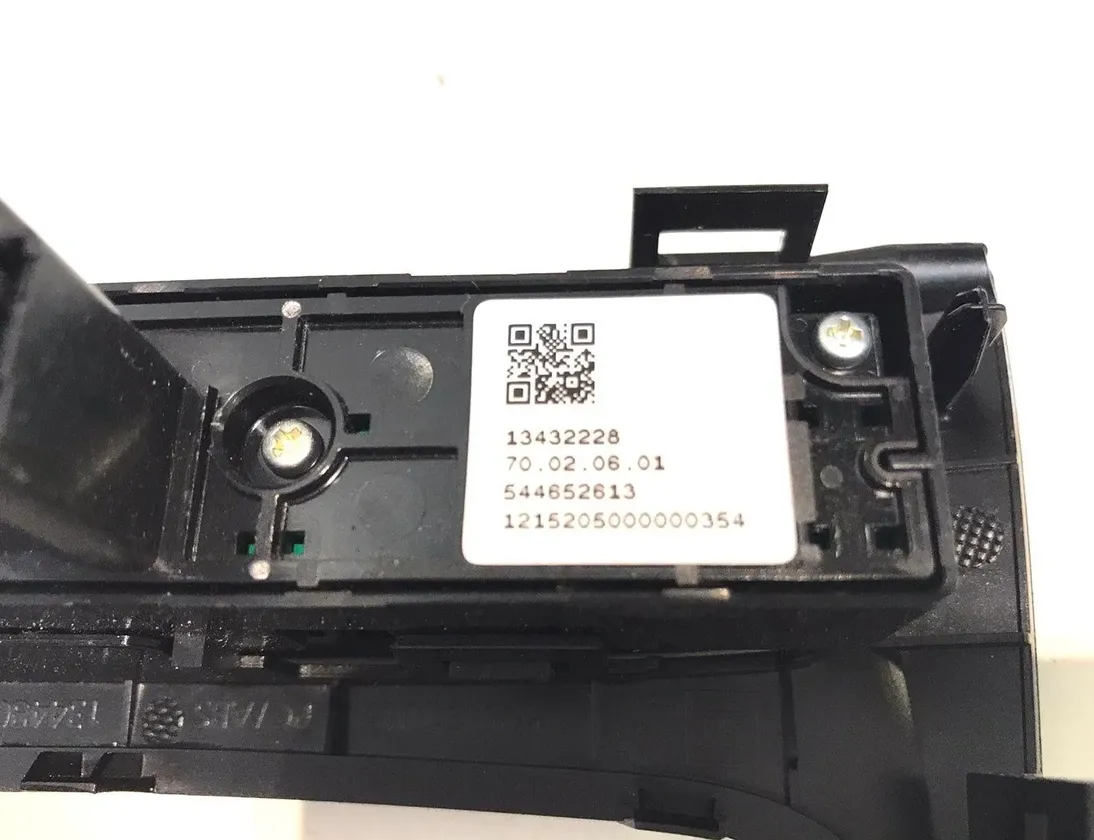 OPEL Astra K (2015-2021) Garniture en plastique du niveau de changement de vitesse 13432228 30157651