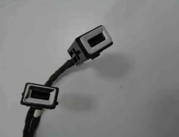 CITROËN C4 Picasso 2 generation (2013-2018) USB 9806059680 32469607