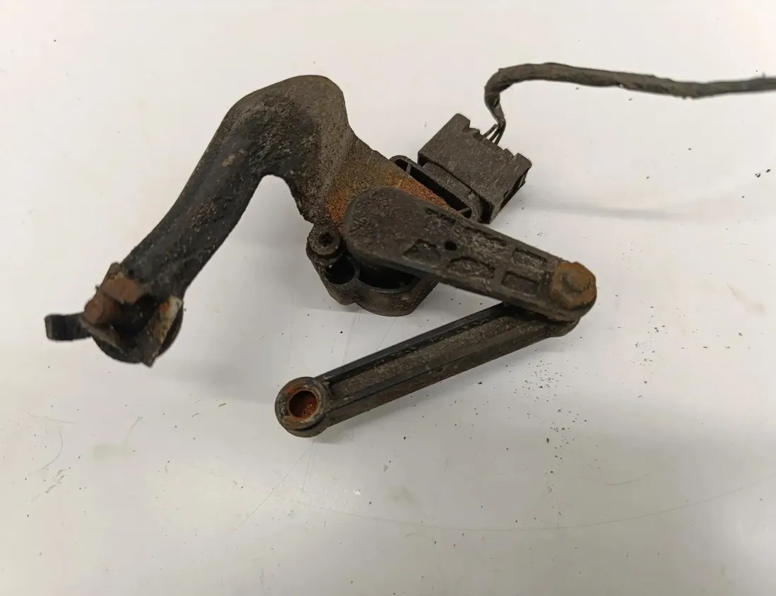 BMW 3 Series E90/E91/E92/E93 (2004-2013) Capteur de niveau avant droit 6785205 27485378