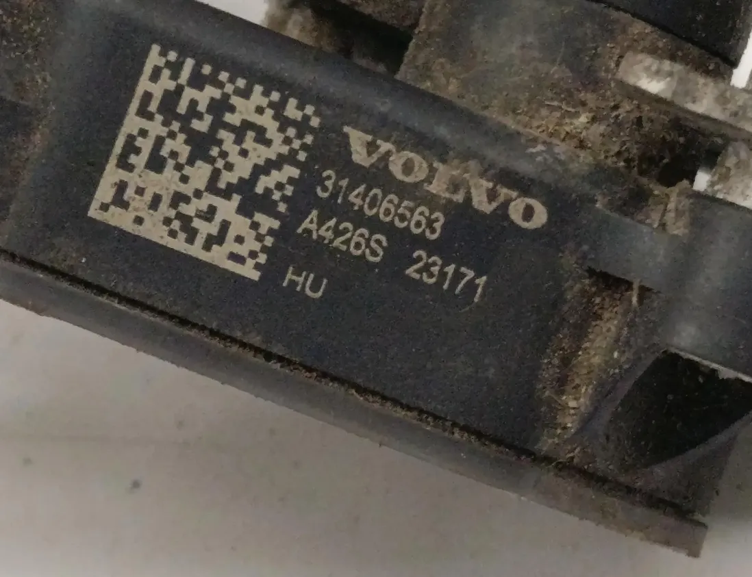 VOLVO XC60 2 generation (2017-2024) Capteur de niveau avant gauche 32246988 27872633