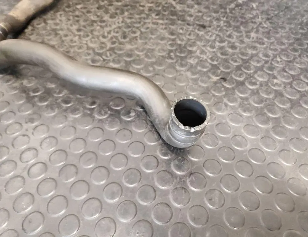 MERCEDES-BENZ CLA-Class C117 (2013-2016) Tuyau de liquide de refroidissement A2465010382 33174351