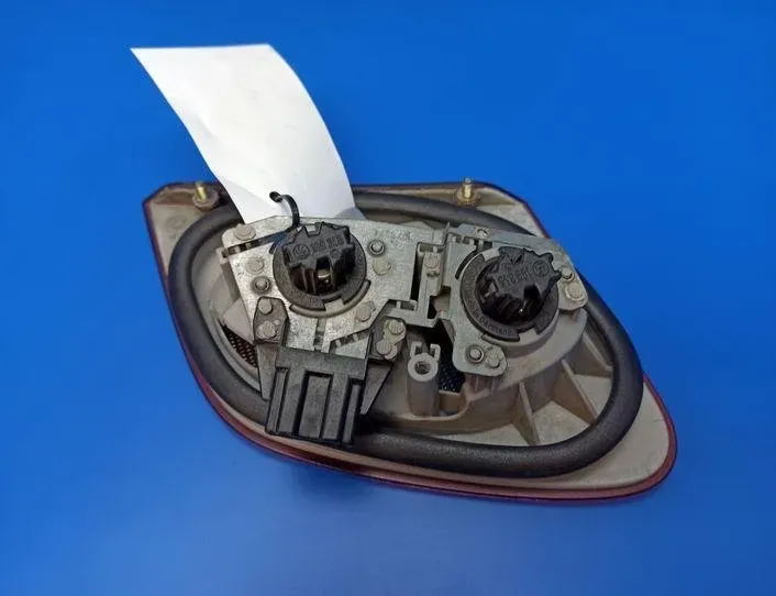 MERCEDES-BENZ E-Class W210 (1995-2002) Feu arrière de hayon côté gauche 197503,4236,A2108200964 21205344