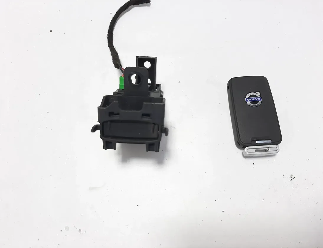 VOLVO V60 1 generation (2010-2020) Serrure d'allumage AH4N-15607-AE,28227917 24259743