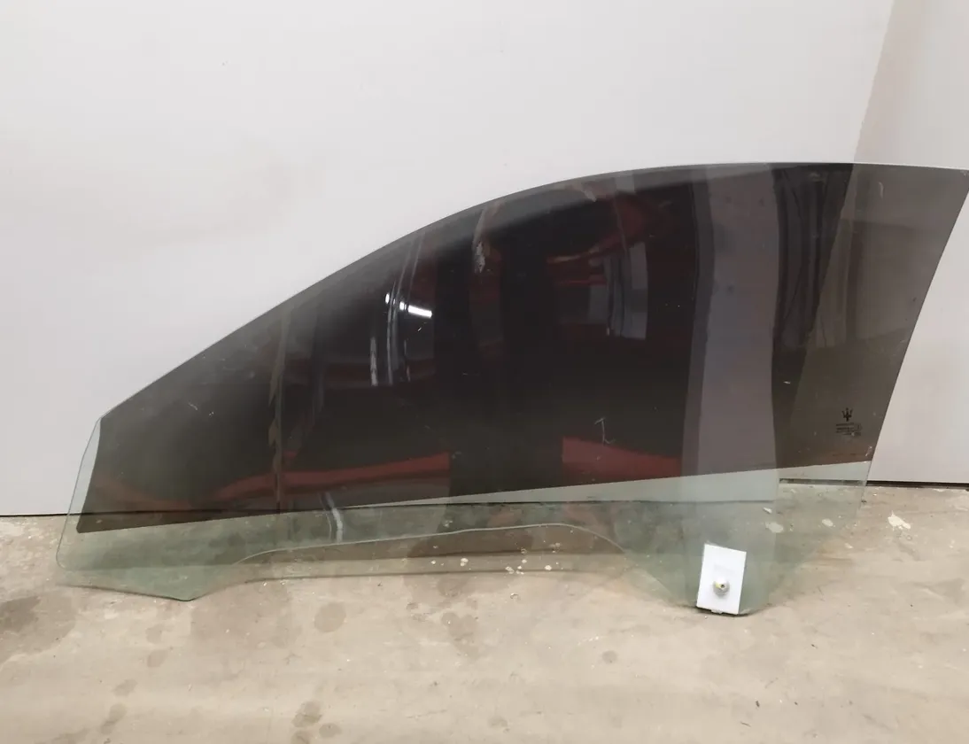 MASERATI GranTurismo 1 generation (2007-2020) Vitre de porte avant droite 43R001605 33945987