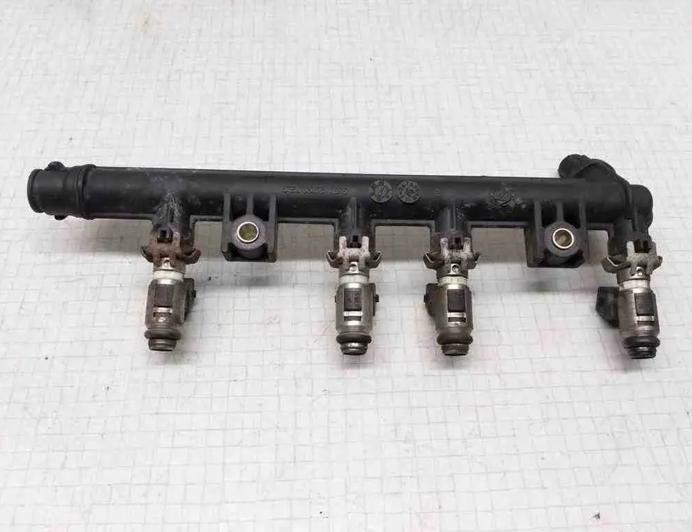 FIAT Panda 2 generation (2003-2011) Rampe de carburant B6713219018301 32506479