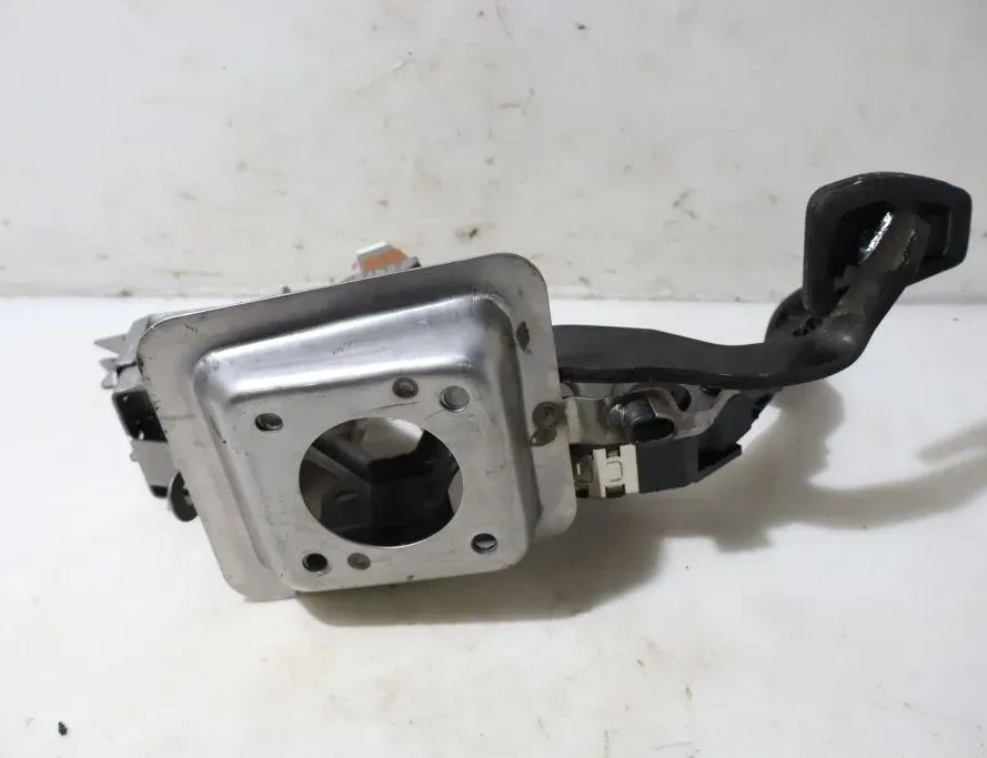 NISSAN Note E12 (2013-2021) Autres parties du corps 32883629