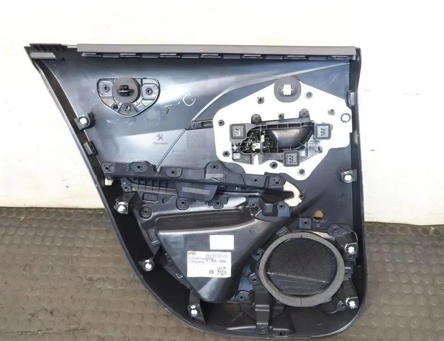 PEUGEOT 208 Peugeot 208 (2012-2015) Autres pièces de garniture 32885283