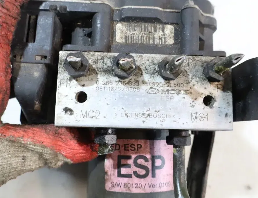 HYUNDAI i30 FD (1 generation) (2007-2012) Pompe ABS 0265235333 32887871