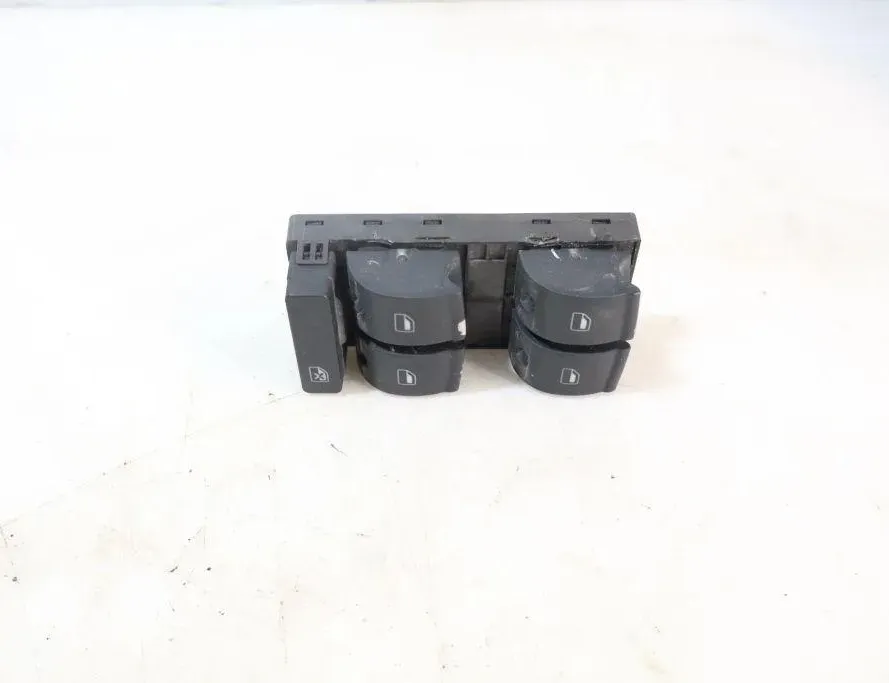 AUDI A4 B7/8E (2004-2008) Commutateur de vitre de porte avant droite 32888521