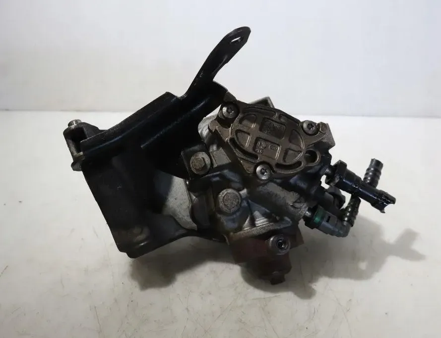 PEUGEOT 208 Peugeot 208 (2012-2015) Pompe à carburant 0445010516 32891382