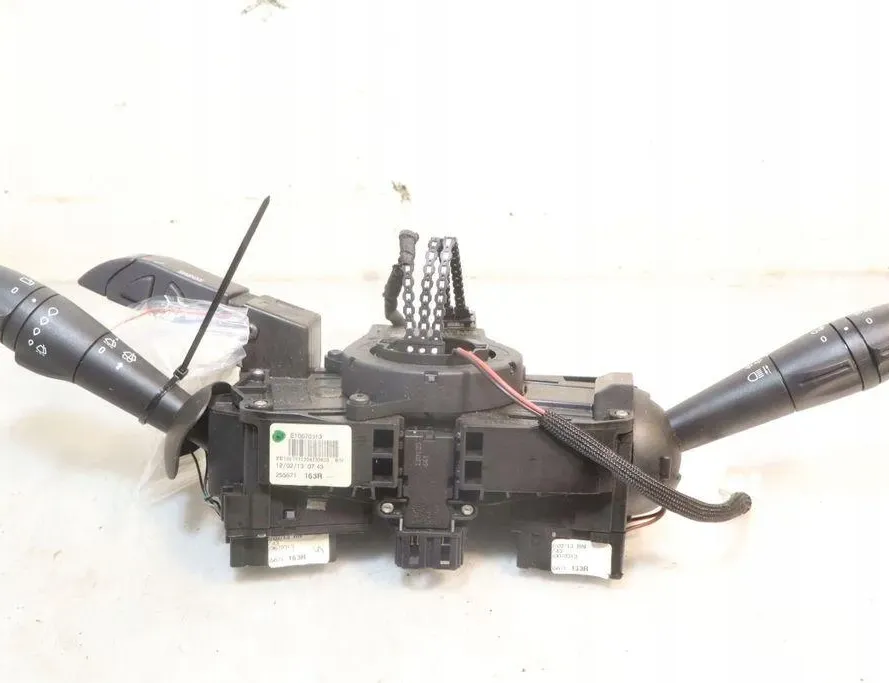 RENAULT Clio 3 generation (2005-2012) Unité de commande de commutateur de phare 0265019012 32915975