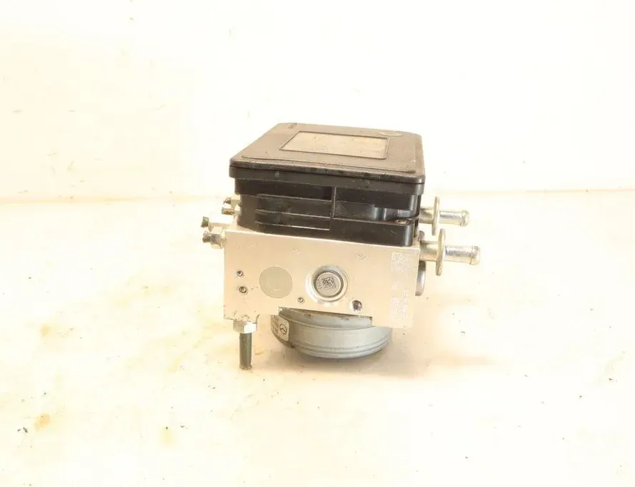 MAZDA 2 3 generation (2014-2024) Pompe ABS 32939501