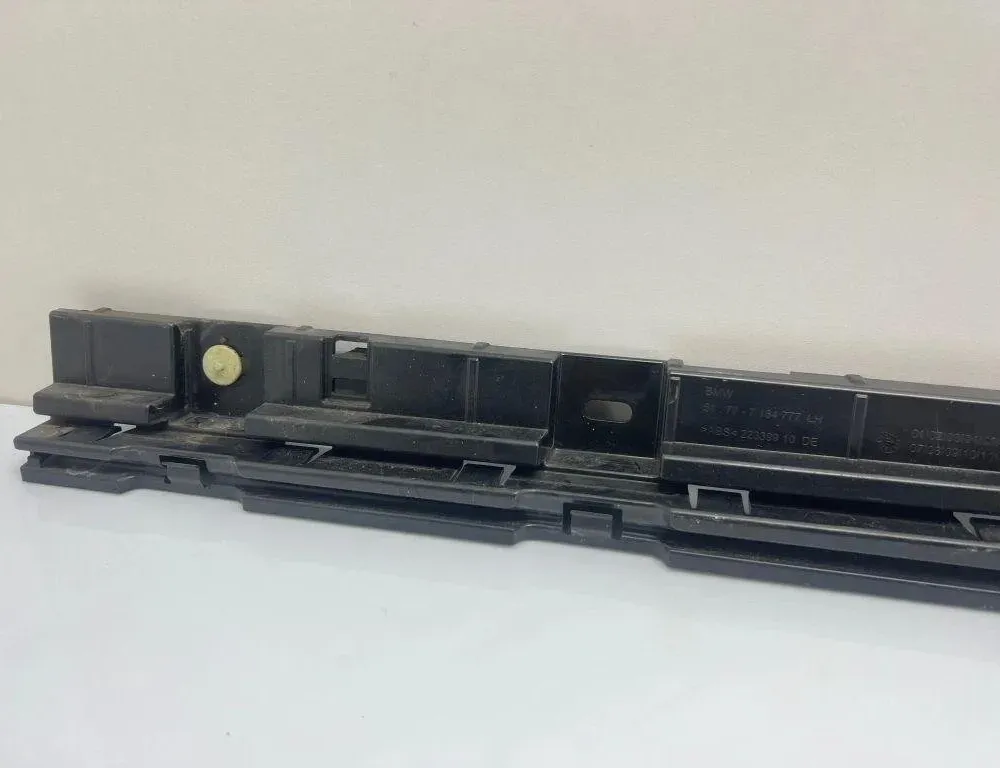 BMW 5 Series F10/F11 (2009-2017) Support de jupe latérale 7184777 31893776