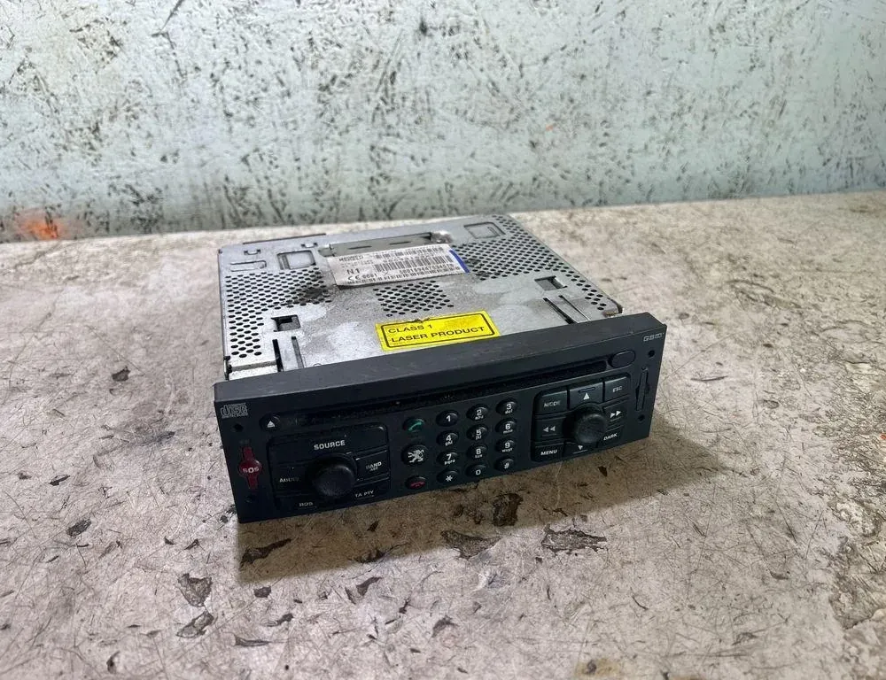PEUGEOT 307 1 generation (2001-2008) Lecteur de musique avec GPS 96533153XT 35023061
